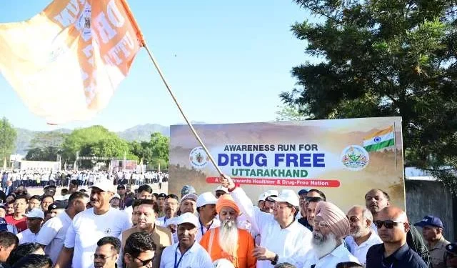 नशामुक्त उत्तराखंड के लिए हजारों युवाओं के साथ सीएम धामी ने दिखाई रैली को हरी झंडी