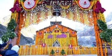 सिख रेजीमेंट बैंड की धुनों के बीच भव्य और दिव्य रहा कपाटोद्घाटन समारोह