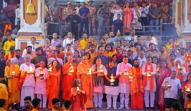 ऋषिकेश में आध्यात्मिक कार्यक्रम में शामिल हुए मुख्यमंत्री धामी और नितिन नबीन
