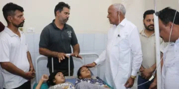 खाद्य विषाक्तता मामले के बाद स्वास्थ्य सेवाओं की मंत्री ने की समीक्षा