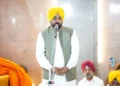गांव खुराना में संगत के साथ अरदास में शामिल हुए सीएम मान