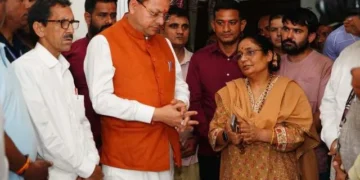 छत्तीसगढ़ दौरे से लौटकर सीधे पूर्व मुख्यमंत्री खंडूरी के निवास पहुंचे धामी