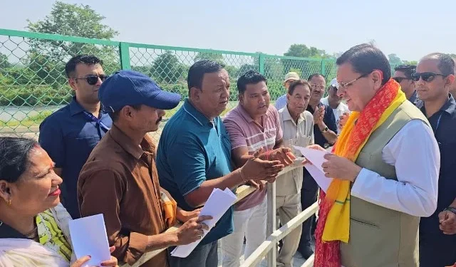 जन समस्याओं के त्वरित समाधान के लिए अधिकारियों को मुख्यमंत्री के निर्देश