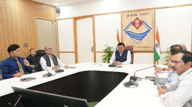 जोखिम न्यूनीकरण कार्यक्रमों की प्रगति पर मुख्य सचिव की नजर