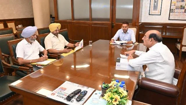 पूर्व सैनिकों के हित में योजनाओं को समयबद्ध लागू करने के निर्देश