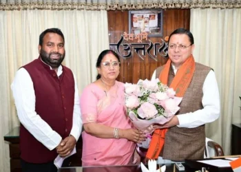 मुख्यमंत्री धामी ने वरिष्ठ नेताओं के साथ प्रदेश के विकास एजेंडे पर किया मंथन