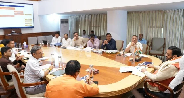 मुख्यमंत्री ने परिवार पहचान पत्र से जुड़ी शिकायतों के समाधान पर दिए दिशा-निर्देश