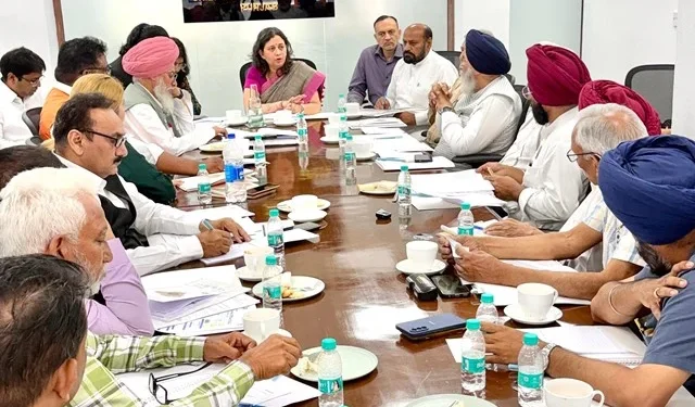 राजनीतिक दलों को बीएलओ के साथ प्रशिक्षण प्रक्रिया तेज करने के निर्देश