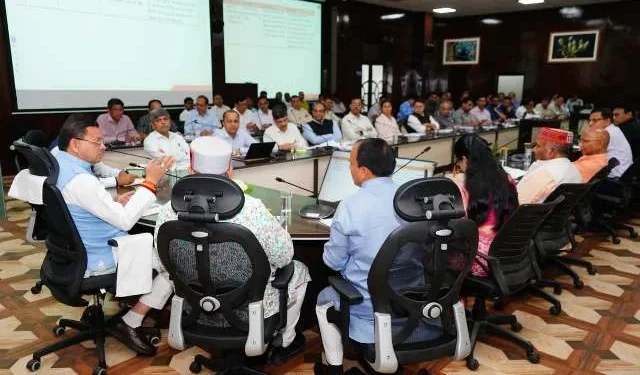 सचिवालय में समीक्षा बैठक, कई विधानसभा क्षेत्रों की प्रगति का लिया जायजा