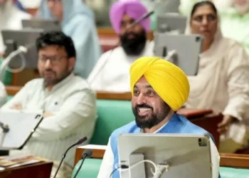 सरकारी और निजी क्षेत्र के श्रमिकों के लिए बड़ा राहत पैकेज