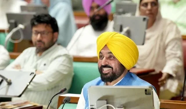 सरकारी और निजी क्षेत्र के श्रमिकों के लिए बड़ा राहत पैकेज