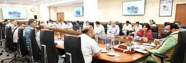 सिविल सचिवालय में हुई बैठक में विकास कार्यों की रफ्तार बढ़ाने पर जोर
