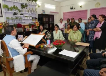 सीएम धामी बोले—मानदेय वृद्धि पर सकारात्मक विचार जारी