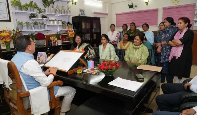 सीएम धामी बोले—मानदेय वृद्धि पर सकारात्मक विचार जारी