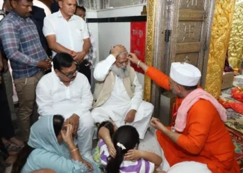 हरियाणा के जनकल्याण की कामना के साथ अनिल विज ने टेका माथा