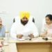अधिकारियों को साप्ताहिक समीक्षा और तय समयसीमा में कार्य पूरा करने के निर्देश