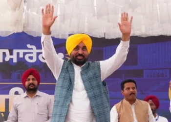 गुटबाजी छोड़ जनहित में काम करें सरपंच, सार्वजनिक धन के पारदर्शी उपयोग पर जोर