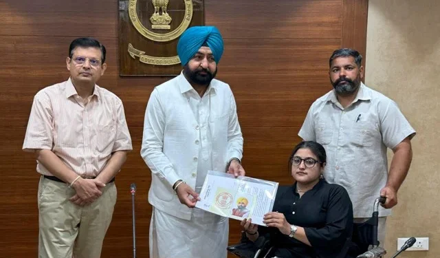 पंजाब भवन में आयोजित समारोह में नियुक्ति पत्र पाकर युवाओं में उत्साह