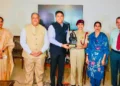रक्षा क्षेत्र में युवतियों की बढ़ती भागीदारी पर मंत्री ने जताई खुशी
