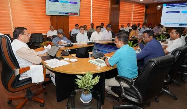 लंबित परियोजनाओं को समयबद्ध तरीके से पूरा करने पर सरकार का विशेष जोर