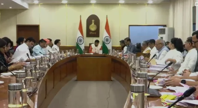 आवासीय लाभार्थियों के हित में बड़ा कदम, कैबिनेट ने शुल्क रियायत प्रस्ताव किया मंजूर
