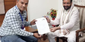 नारायणगढ़ दौरे के दौरान मुख्यमंत्री ने स्वयं भरकर जमा किया मतदाता गणना प्रपत्र