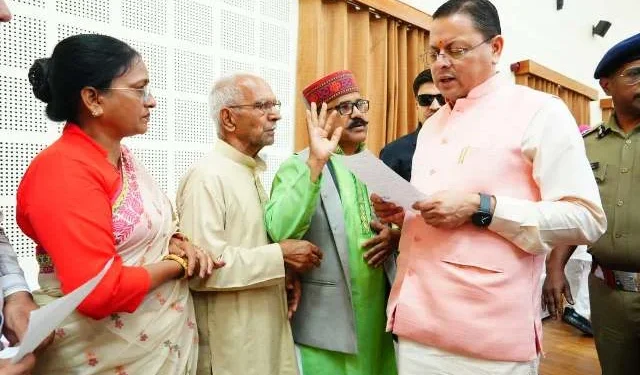 पारदर्शी और जवाबदेह प्रशासन सुनिश्चित करने के लिए मुख्यमंत्री धामी के सख्त निर्देश