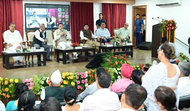 यूकॉस्ट में साइंस सिटी परियोजना की समीक्षा, वैज्ञानिक अवसंरचना को मिलेगा नया आयाम