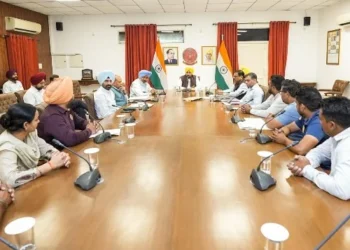 करीब दो दशक से कम वेतन पर सेवाएं दे रहे शिक्षकों को राहत