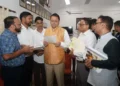 कर्मचारियों की समस्याओं को सुनते हुए CM ने अधिकारियों को दिए निर्देश