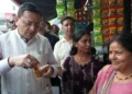चाय की चुस्की के साथ सीएम धामी ने दिया ‘लोकल फॉर वोकल’ का संदेश
