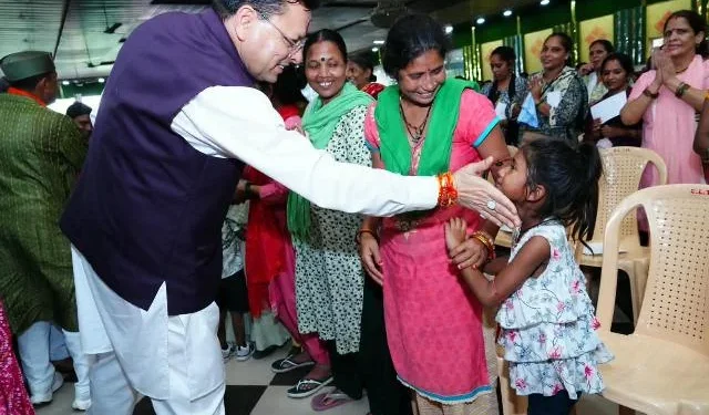 देहरादून में दो रक्षाबंधन कार्यक्रमों में शामिल हुए सीएम धामी