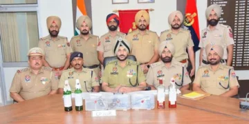 पंजाब पुलिस ने हथियारों और पेट्रोल बमों के साथ संदिग्धों को पकड़ा