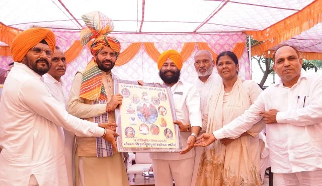 संत कबीर कुटीर में घुमंतू जातियों के प्रतिनिधियों से मुख्यमंत्री का संवाद