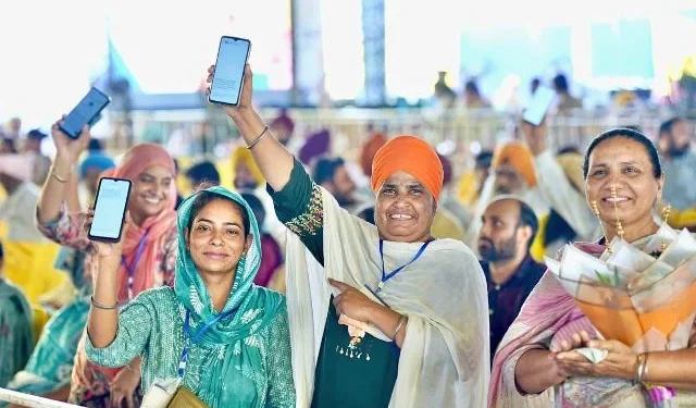 सत्कार सखियों को मान सरकार का सम्मान
