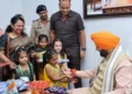 सुमन सैनी की मौजूदगी में मुख्यमंत्री ने छात्राओं संग मनाया रक्षाबंधन
