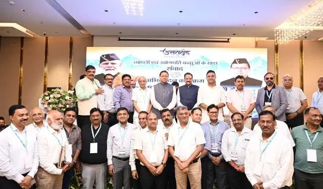 हल्द्वानी में व्यापार मंडलों के पदाधिकारियों से मिले सीएम पुष्कर धामी