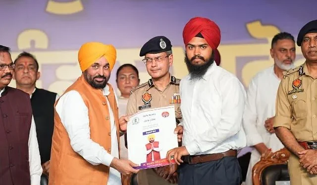 ‘बिना रिश्वत, बिना सिफारिश’ 70,840 युवाओं को मिली सरकारी नौकरी मान